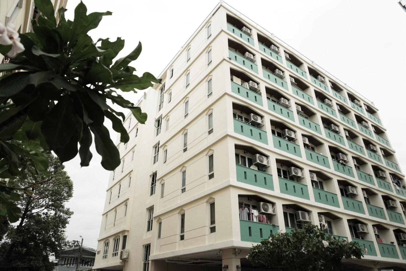 One Deves bahay-panuluyan