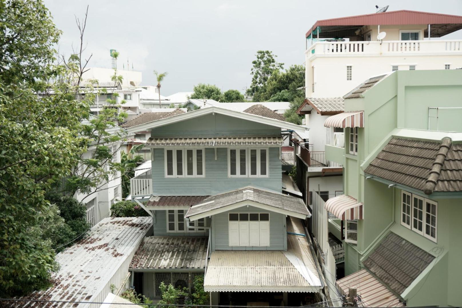 One Deves bahay-panuluyan *
